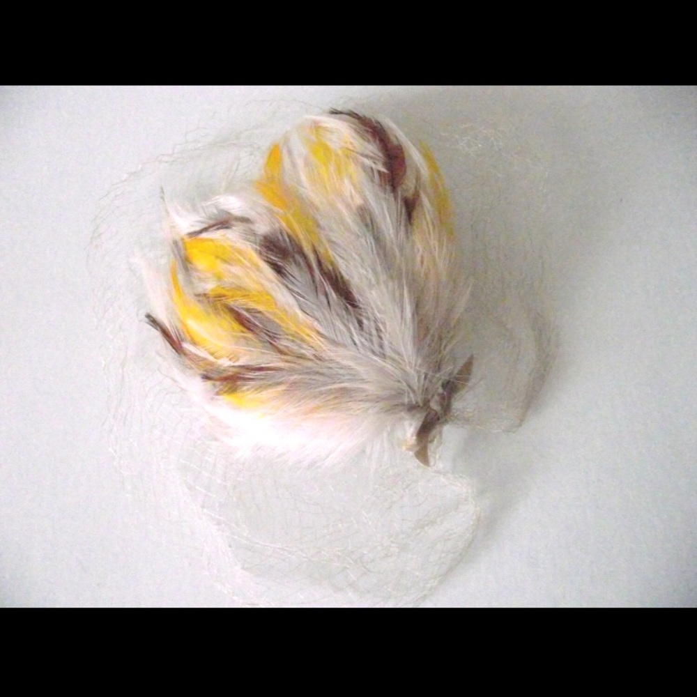 Vintage 1950s Fascinator Hat Yellow Feathers